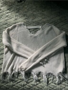 Women's White Distressed V-Neck Fringe Knit Sweater